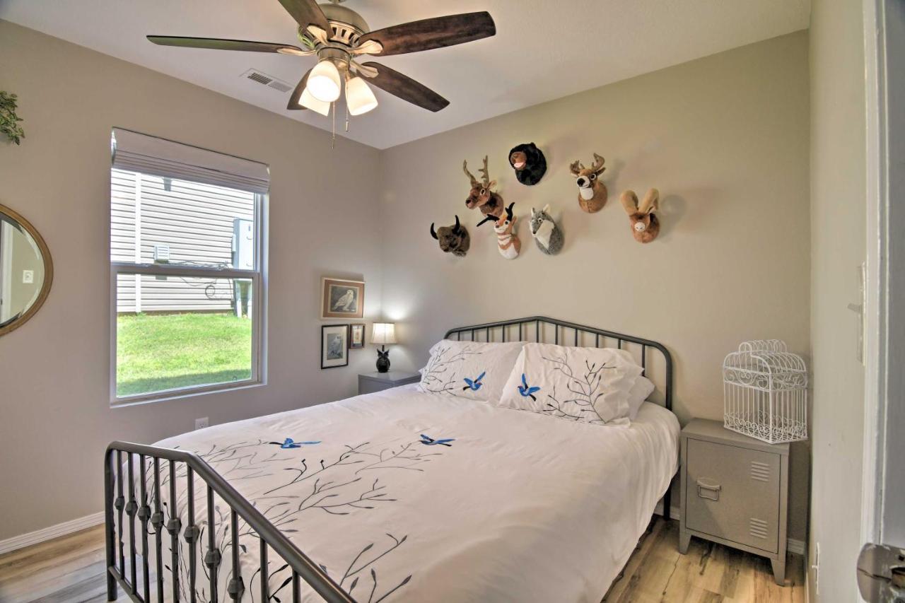 Apartment With Patio, 4 Mi To Silver Dollar City! ブランソン エクステリア 写真